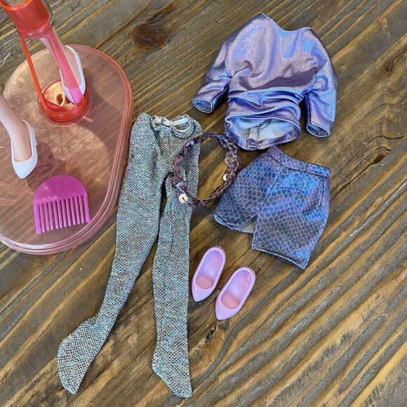 Jem And The Holograms Aja Doll Guitar Stand Music Is Magic Outfit Shoes Comb - Picture 3 of 13